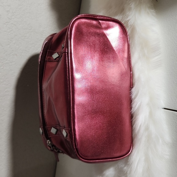 Avon Metallic redish pink makeup bag - Picture 7 of 17